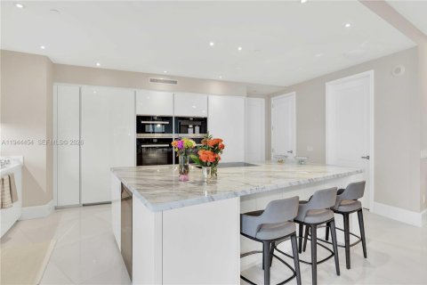 Condo in Sunny Isles Beach, Florida, 4 bedrooms № 2088805 - photo 13
