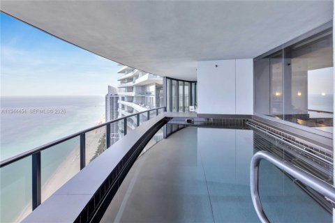 Condo in Sunny Isles Beach, Florida, 4 bedrooms № 2088805 - photo 2