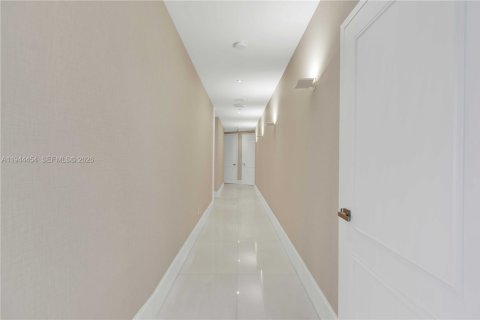 Condo in Sunny Isles Beach, Florida, 4 bedrooms № 2088805 - photo 28