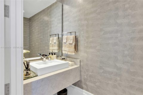 Condo in Sunny Isles Beach, Florida, 4 bedrooms № 2088805 - photo 15