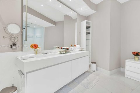Condo in Sunny Isles Beach, Florida, 4 bedrooms № 2088805 - photo 25