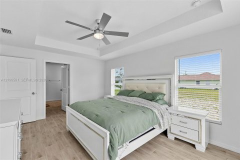 House in Cape Coral, Florida 4 bedrooms № 2401314 - photo 27