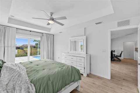 House in Cape Coral, Florida 4 bedrooms № 2401314 - photo 28