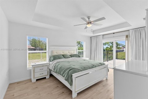 House in Cape Coral, Florida 4 bedrooms № 2401314 - photo 26