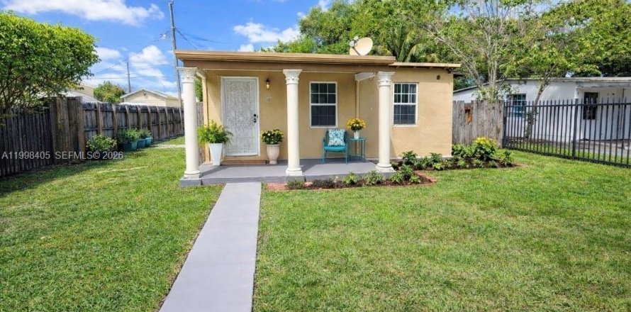 Casa en Opa-locka, Florida 2 dormitorios, 60.39 m2 № 2063615