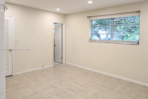 Casa en alquiler en Coral Gables, Florida, 3 dormitorios, 167.22 m2 № 1948881 - foto 9