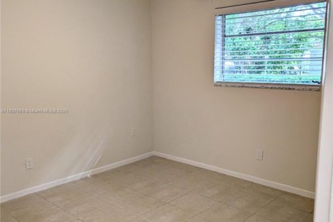 Casa en alquiler en Coral Gables, Florida, 3 dormitorios, 167.22 m2 № 1948881 - foto 12