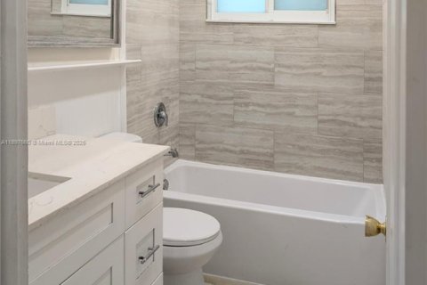 Casa en alquiler en Coral Gables, Florida, 3 dormitorios, 167.22 m2 № 1948881 - foto 13