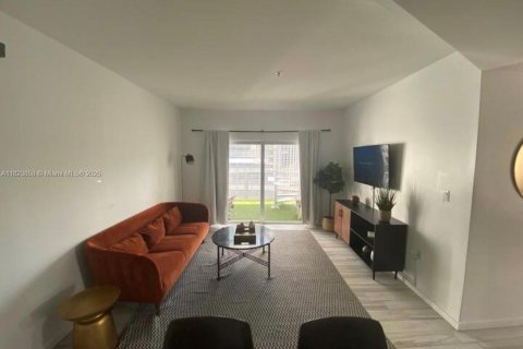 Condo in Miami, Florida, 2 bedrooms  № 1936550 - photo 10