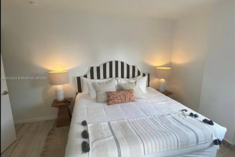 Condo in Miami, Florida, 2 bedrooms  № 1936550 - photo 22