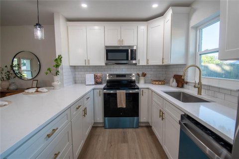Villa ou maison à vendre à Saint Petersburg, Floride: 3 chambres, 111.76 m2 № 2431162 - photo 7