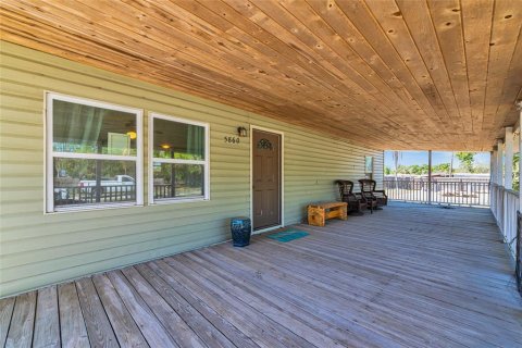 House in Sarasota, Florida 3 bedrooms, 156.08 sq.m. № 1587310 - photo 6