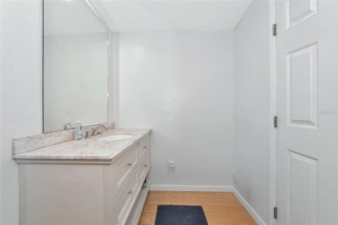 House in Sarasota, Florida 3 bedrooms, 156.08 sq.m. № 1587310 - photo 16