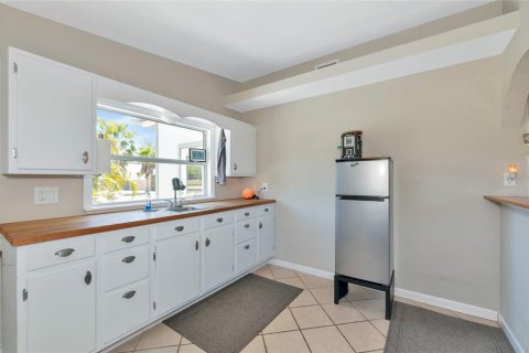 House in Sarasota, Florida 3 bedrooms, 156.08 sq.m. № 1587310 - photo 22