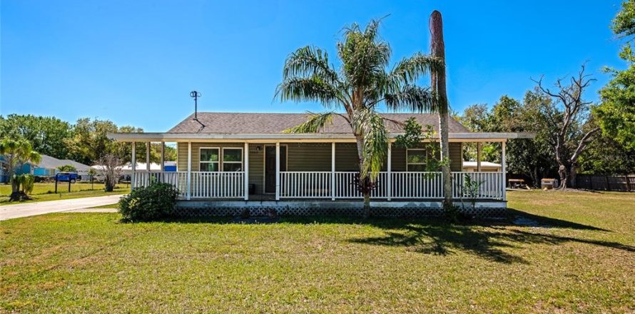House in Sarasota, Florida 3 bedrooms, 156.08 sq.m. № 1587310