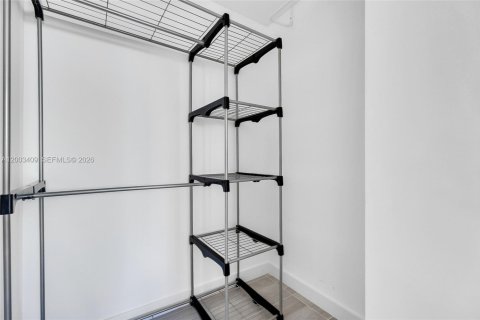 Condo in Miami Beach, Florida, 1 bedroom  № 2068176 - photo 16