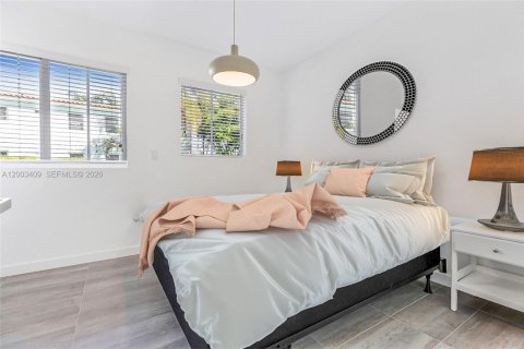 Condo in Miami Beach, Florida, 1 bedroom  № 2068176 - photo 4