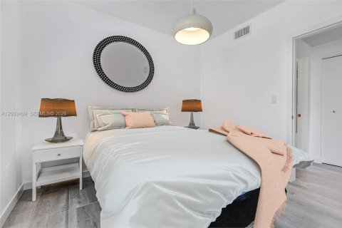 Condo in Miami Beach, Florida, 1 bedroom  № 2068176 - photo 5