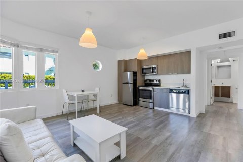 Condo in Miami Beach, Florida, 1 bedroom  № 2068176