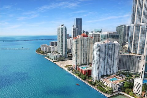 Condo in Miami, Florida, 3 bedrooms  № 1864762 - photo 5