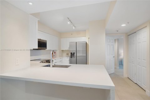 Condo in Miami, Florida, 3 bedrooms  № 1864762 - photo 20