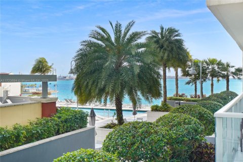 Condo in Miami, Florida, 3 bedrooms  № 1864762 - photo 2