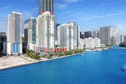 Condo in Miami, Florida, 3 bedrooms  № 1864762 - photo 4