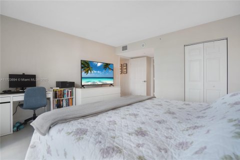 Condo in Miami, Florida, 3 bedrooms  № 1864762 - photo 28