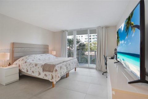 Condo in Miami, Florida, 3 bedrooms  № 1864762 - photo 26