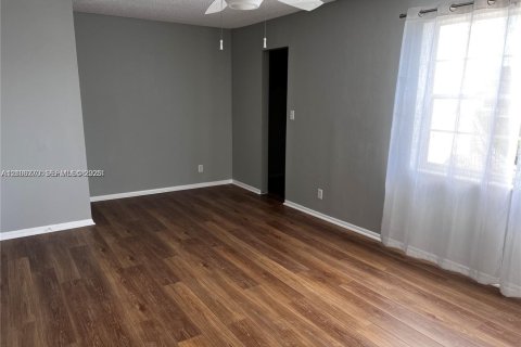 Copropriété à louer à Hallandale Beach, Floride: 2 chambres, 157.56 m2 № 2414721 - photo 14