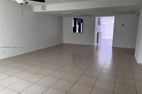 Copropriété à louer à Hallandale Beach, Floride: 2 chambres, 157.56 m2 № 2414721 - photo 6