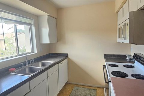 Copropriété à louer à Sarasota, Floride: 2 chambres, 89.84 m2 № 2119535 - photo 4