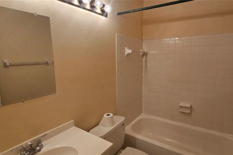 Copropriété à louer à Sarasota, Floride: 2 chambres, 89.84 m2 № 2119535 - photo 8