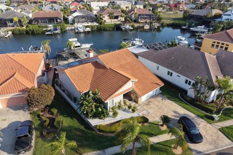Villa ou maison à vendre à Apollo Beach, Floride: 4 chambres, 197.42 m2 № 2105648 - photo 2