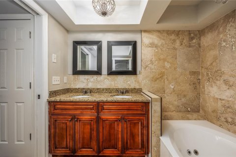 Villa ou maison à vendre à Apollo Beach, Floride: 4 chambres, 197.42 m2 № 2105648 - photo 30