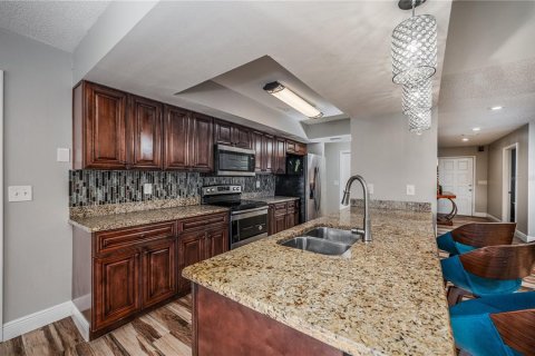 Villa ou maison à vendre à Apollo Beach, Floride: 4 chambres, 197.42 m2 № 2105648 - photo 16