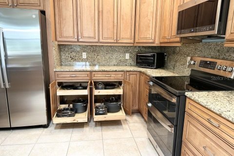House in The Villages, Florida 3 bedrooms, 170.94 sq.m. № 1761216 - photo 13