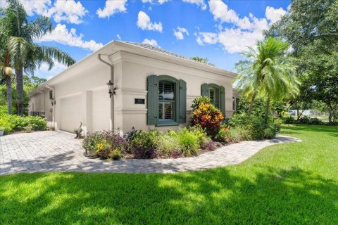 House in Port Orange, Florida 3 bedrooms, 272.11 sq.m. № 1806878 - photo 3
