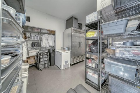 Propiedad comercial en venta en North Miami, Florida № 1940843 - foto 15
