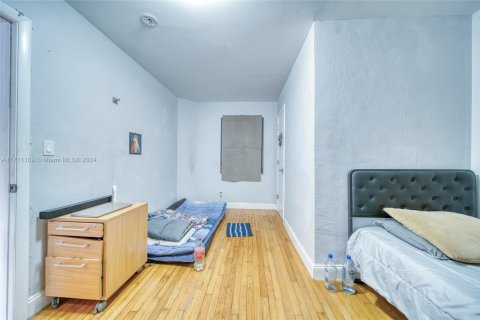 Propiedad comercial en venta en North Miami, Florida № 1940843 - foto 5