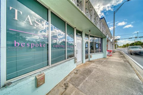 Propiedad comercial en venta en North Miami, Florida № 1940843 - foto 3