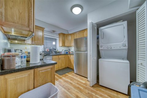 Propiedad comercial en venta en North Miami, Florida № 1940843 - foto 6