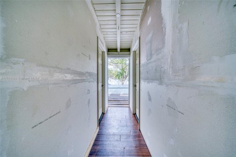 Propiedad comercial en venta en North Miami, Florida № 1940843 - foto 12