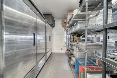 Propiedad comercial en venta en North Miami, Florida № 1940843 - foto 13