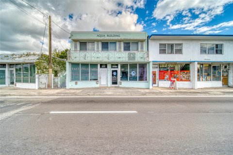 Propiedad comercial en venta en North Miami, Florida № 1940843 - foto 1