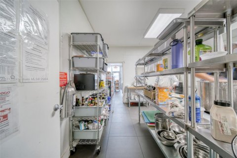 Propiedad comercial en venta en North Miami, Florida № 1940843 - foto 18