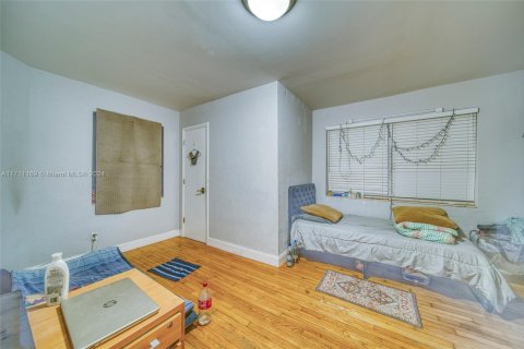 Propiedad comercial en venta en North Miami, Florida № 1940843 - foto 4