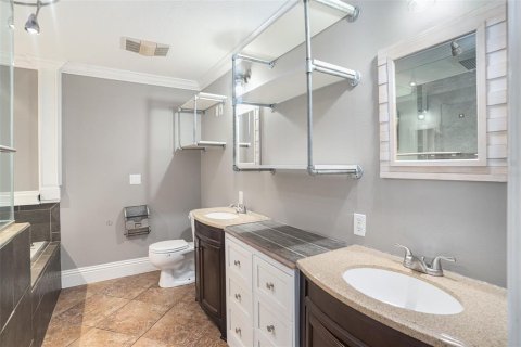 House in Fish Hawk, Florida 3 bedrooms, 270.53 sq.m. № 1544533 - photo 14