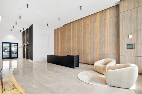 Купить коммерческую недвижимость в Халландейл-Бич, Флорида № 1972306 - фото 6