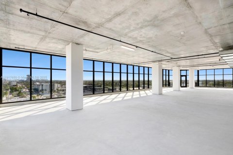 Купить коммерческую недвижимость в Халландейл-Бич, Флорида № 1972306 - фото 11